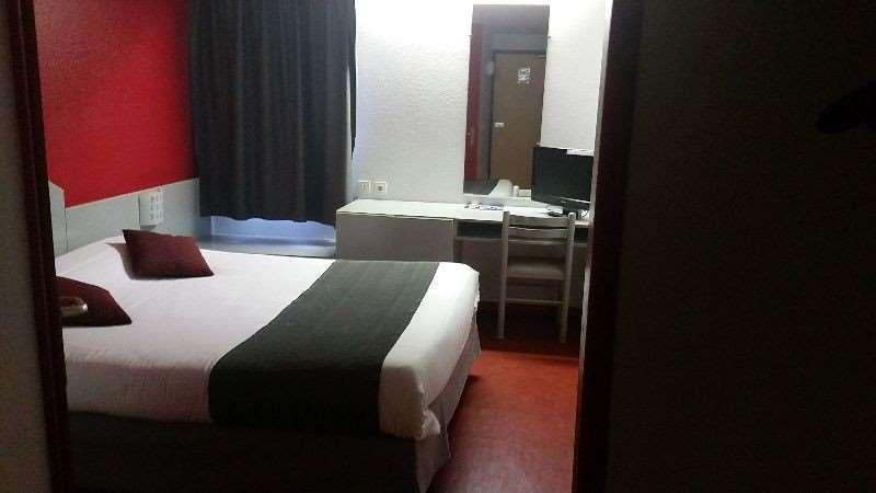 Brit Hotel Sarreguemines Δωμάτιο φωτογραφία