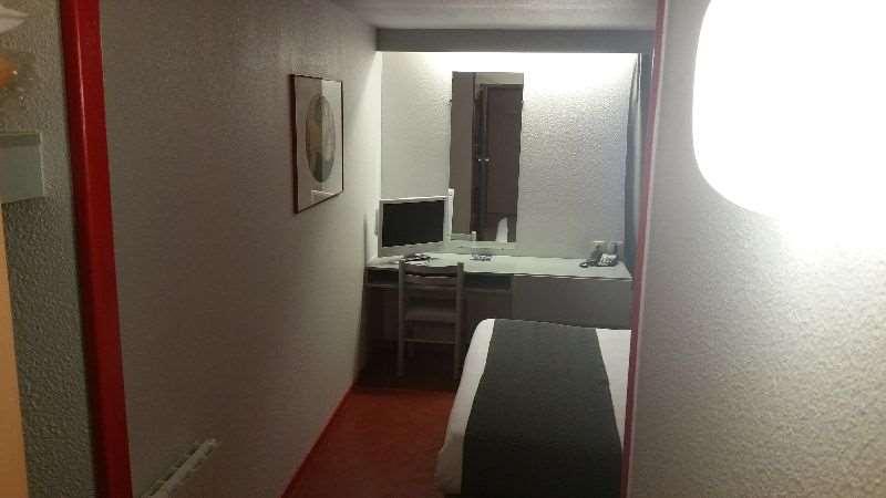 Brit Hotel Sarreguemines Δωμάτιο φωτογραφία